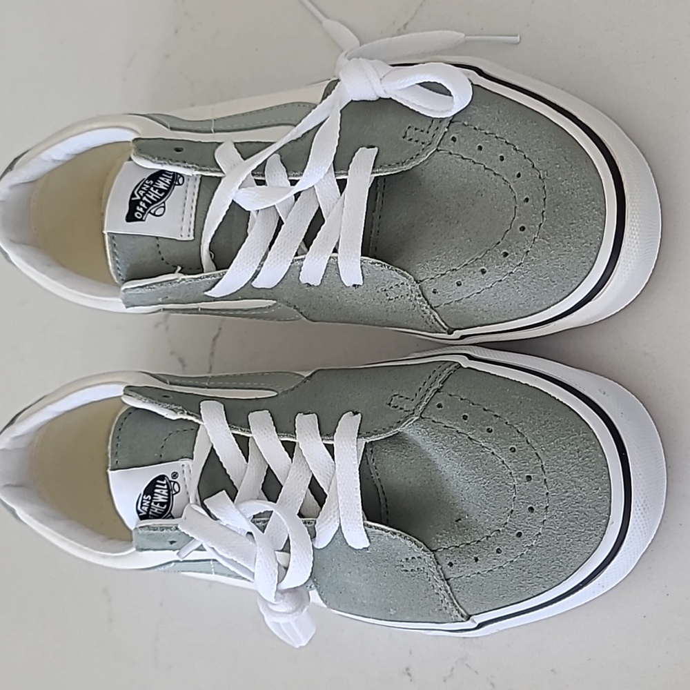Brand new Vans without tags woman's size 10